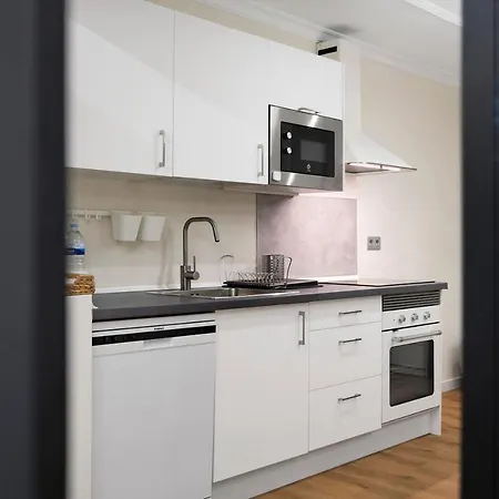 El Equilibrio Playa Honda (Lanzarote)